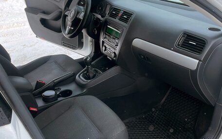 Volkswagen Jetta VI, 2012 год, 850 000 рублей, 19 фотография