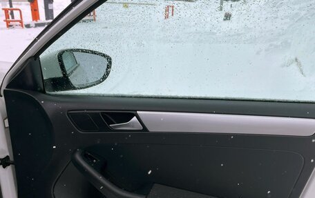 Volkswagen Jetta VI, 2012 год, 850 000 рублей, 31 фотография