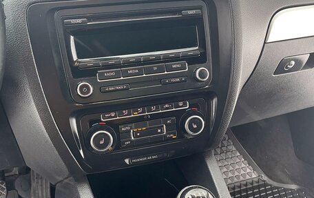 Volkswagen Jetta VI, 2012 год, 850 000 рублей, 27 фотография