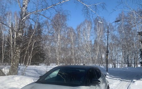 Toyota C-HR I рестайлинг, 2023 год, 3 500 000 рублей, 3 фотография