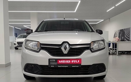 Renault Logan II, 2017 год, 739 000 рублей, 2 фотография