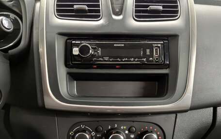 Renault Logan II, 2017 год, 739 000 рублей, 18 фотография