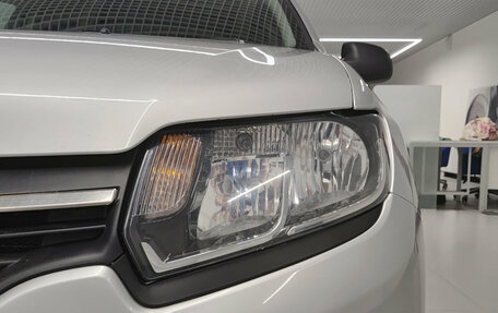 Renault Logan II, 2017 год, 739 000 рублей, 21 фотография