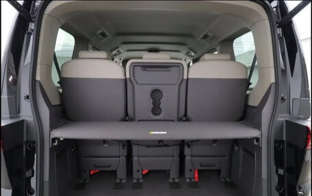 Volkswagen Multivan T6 рестайлинг, 2025 год, 14 500 000 рублей, 11 фотография