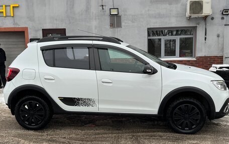 Renault Sandero II рестайлинг, 2022 год, 1 360 000 рублей, 1 фотография