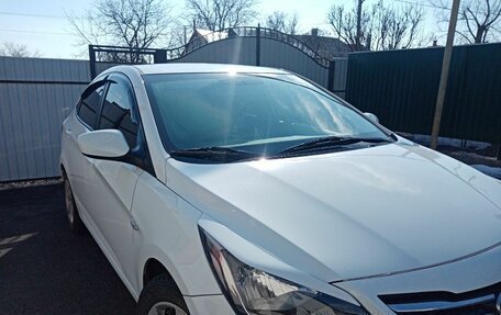 Hyundai Solaris II рестайлинг, 2015 год, 925 000 рублей, 2 фотография