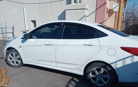 Hyundai Solaris II рестайлинг, 2015 год, 925 000 рублей, 3 фотография