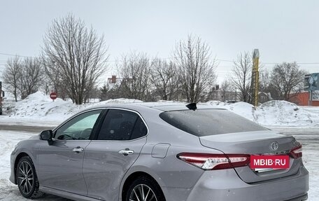 Toyota Camry, 2022 год, 3 250 000 рублей, 5 фотография