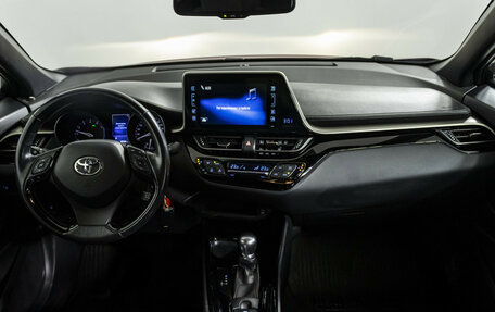 Toyota C-HR I рестайлинг, 2018 год, 2 498 000 рублей, 12 фотография