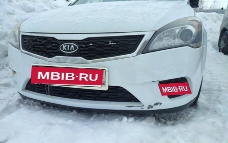 KIA cee'd I рестайлинг, 2010 год, 700 000 рублей, 8 фотография
