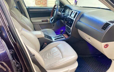 Chrysler 300C II, 2005 год, 1 300 000 рублей, 2 фотография