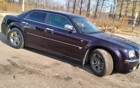 Chrysler 300C II, 2005 год, 1 300 000 рублей, 7 фотография