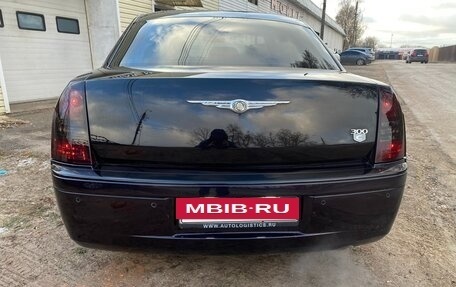 Chrysler 300C II, 2005 год, 1 300 000 рублей, 3 фотография