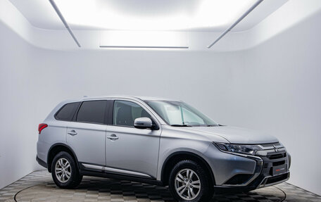 Mitsubishi Outlander III рестайлинг 3, 2019 год, 2 270 000 рублей, 3 фотография