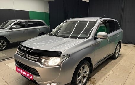 Mitsubishi Outlander III рестайлинг 3, 2012 год, 1 540 000 рублей, 3 фотография