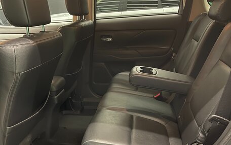 Mitsubishi Outlander III рестайлинг 3, 2012 год, 1 540 000 рублей, 11 фотография