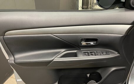 Mitsubishi Outlander III рестайлинг 3, 2012 год, 1 540 000 рублей, 8 фотография