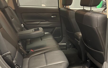 Mitsubishi Outlander III рестайлинг 3, 2012 год, 1 540 000 рублей, 10 фотография