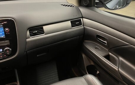 Mitsubishi Outlander III рестайлинг 3, 2012 год, 1 540 000 рублей, 14 фотография