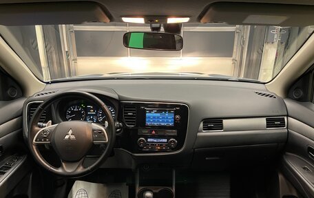 Mitsubishi Outlander III рестайлинг 3, 2012 год, 1 540 000 рублей, 12 фотография