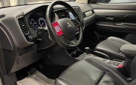 Mitsubishi Outlander III рестайлинг 3, 2012 год, 1 540 000 рублей, 7 фотография