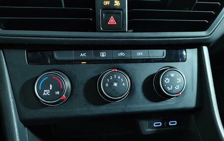 Volkswagen Jetta VII, 2020 год, 1 749 000 рублей, 13 фотография