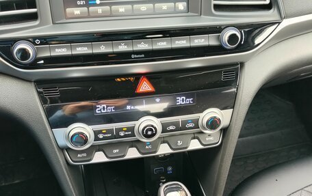 Hyundai Elantra VI рестайлинг, 2019 год, 2 000 000 рублей, 7 фотография