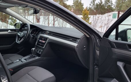 Volkswagen Passat B8 рестайлинг, 2019 год, 1 750 000 рублей, 17 фотография