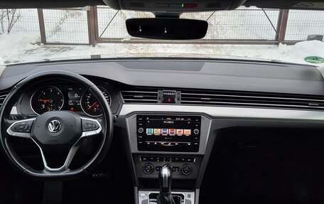 Volkswagen Passat B8 рестайлинг, 2019 год, 1 750 000 рублей, 21 фотография