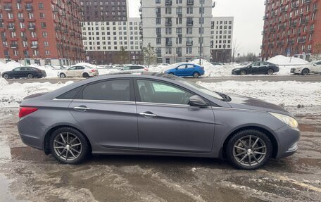 Hyundai Sonata VI, 2011 год, 900 000 рублей, 2 фотография