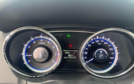 Hyundai Sonata VI, 2011 год, 900 000 рублей, 16 фотография