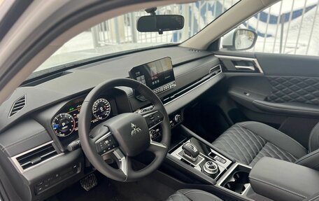 Mitsubishi Outlander, 2023 год, 3 900 000 рублей, 20 фотография