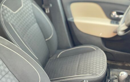 Renault Logan II, 2016 год, 590 000 рублей, 19 фотография