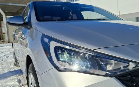 Hyundai Solaris II рестайлинг, 2022 год, 1 750 000 рублей, 3 фотография