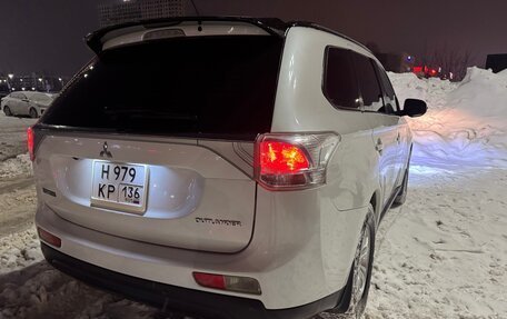 Mitsubishi Outlander III рестайлинг 3, 2013 год, 1 330 000 рублей, 5 фотография