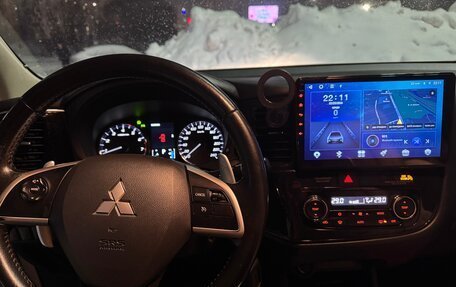 Mitsubishi Outlander III рестайлинг 3, 2013 год, 1 330 000 рублей, 7 фотография