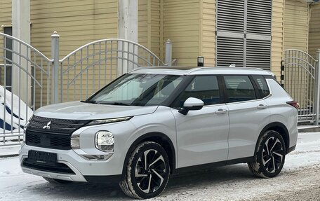 Mitsubishi Outlander, 2023 год, 3 900 000 рублей, 3 фотография