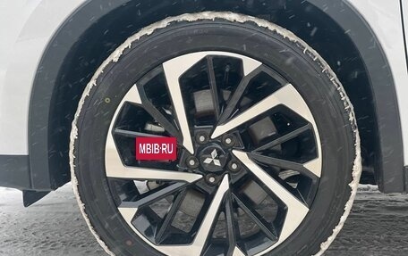 Mitsubishi Outlander, 2023 год, 3 900 000 рублей, 8 фотография