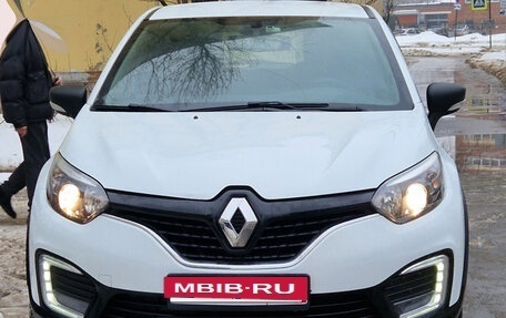 Renault Kaptur I рестайлинг, 2018 год, 1 050 000 рублей, 2 фотография