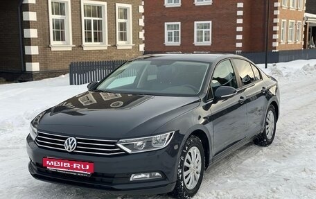 Volkswagen Passat B8 рестайлинг, 2016 год, 1 620 000 рублей, 33 фотография