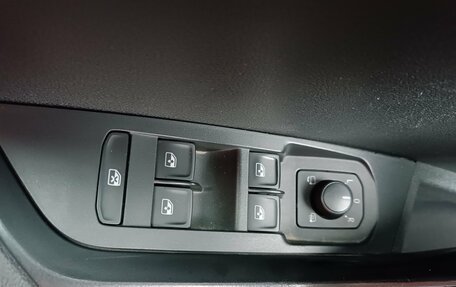 Skoda Karoq I, 2021 год, 2 350 000 рублей, 14 фотография