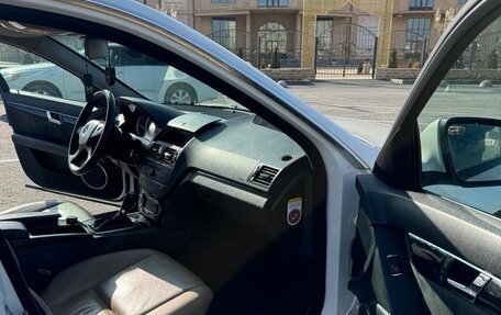 Mercedes-Benz C-Класс, 2008 год, 1 100 000 рублей, 9 фотография