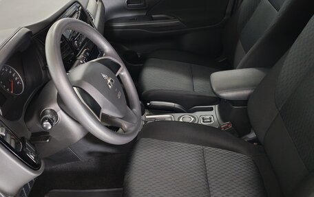 Mitsubishi Outlander III рестайлинг 3, 2015 год, 1 375 000 рублей, 10 фотография