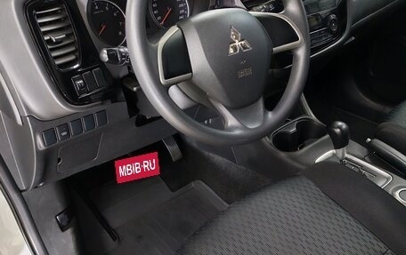 Mitsubishi Outlander III рестайлинг 3, 2015 год, 1 375 000 рублей, 8 фотография