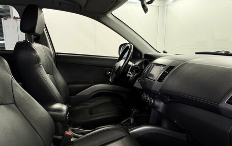 Mitsubishi Outlander III рестайлинг 3, 2011 год, 1 299 000 рублей, 13 фотография