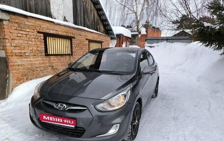 Hyundai Solaris II рестайлинг, 2012 год, 915 000 рублей, 1 фотография