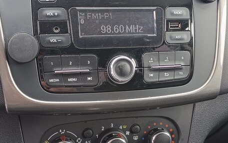 Renault Logan II, 2017 год, 777 000 рублей, 7 фотография