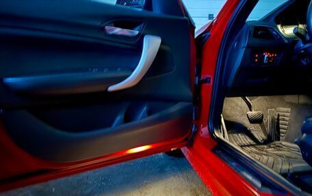 BMW 1 серия, 2018 год, 2 000 000 рублей, 14 фотография