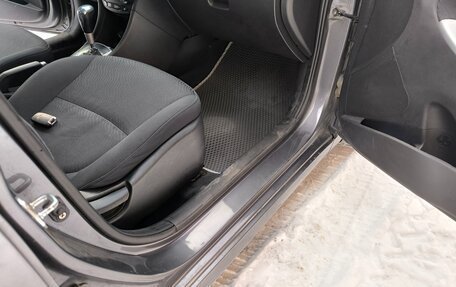 Hyundai Solaris II рестайлинг, 2012 год, 915 000 рублей, 16 фотография