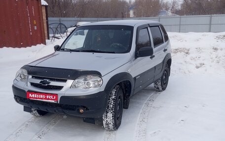 Chevrolet Niva I рестайлинг, 2012 год, 540 000 рублей, 3 фотография